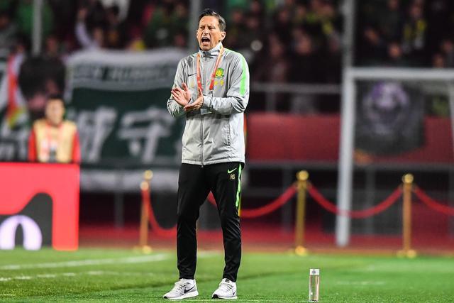 京媒:周琦愿加盟首钢 结果取决于两队谈判结果